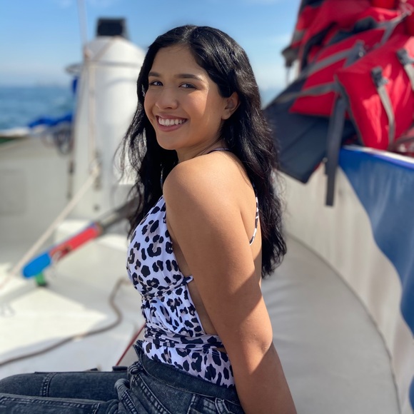 WELCOME TO MY LITTLE CLOSET 🖤🖤 - Picture 2 of 6